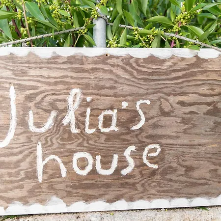 Julia's House *