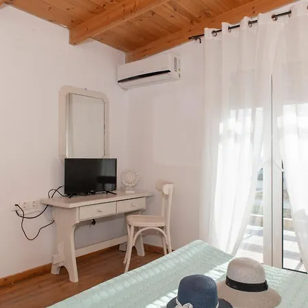 Julia's House